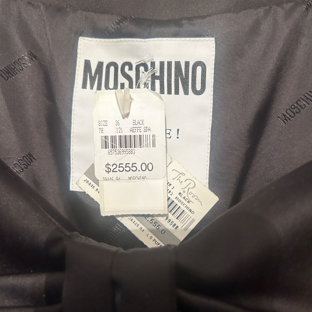 gown - Picture 3 of 8